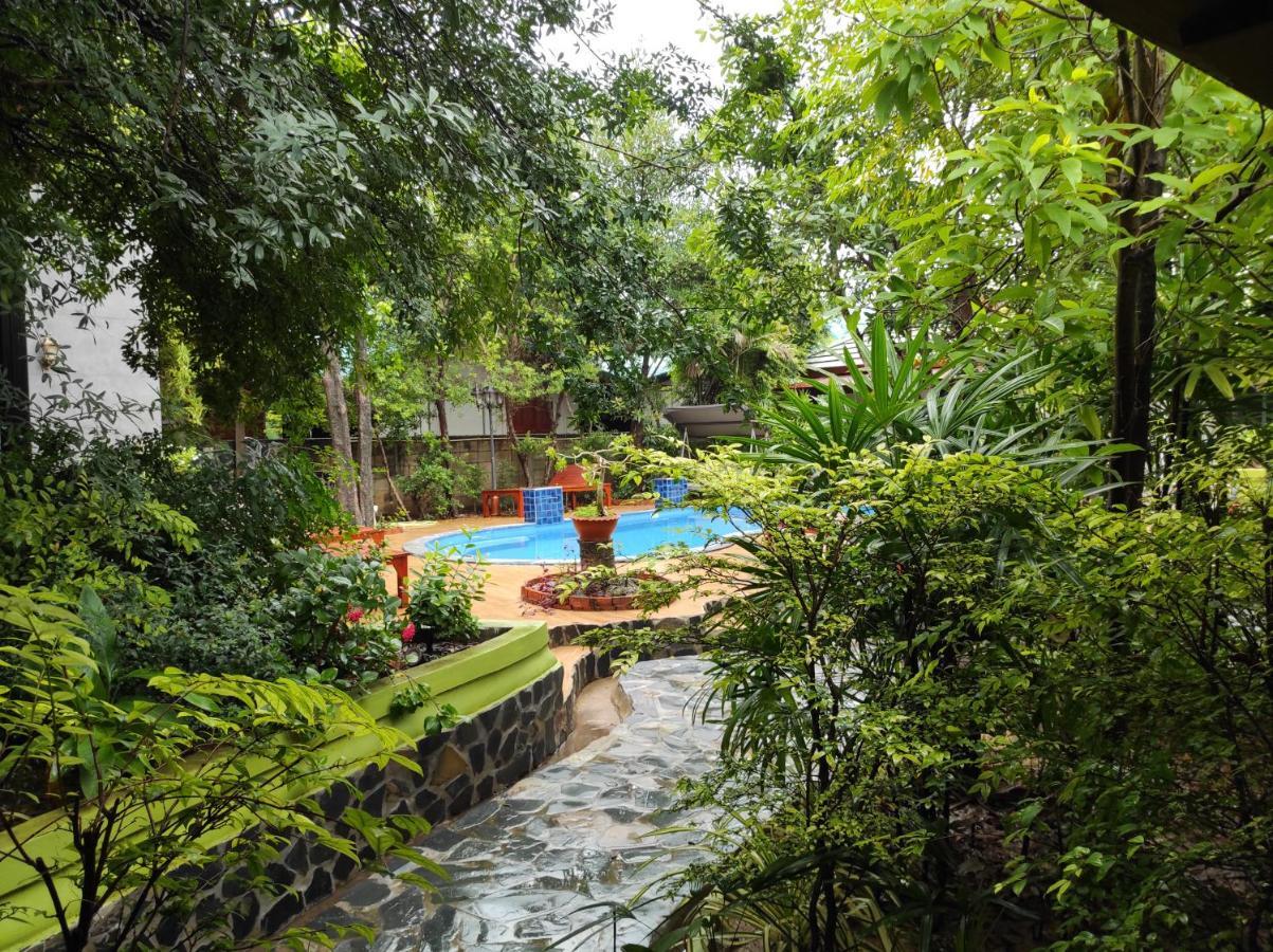 Foresto Sukhothai Guesthome Стая снимка