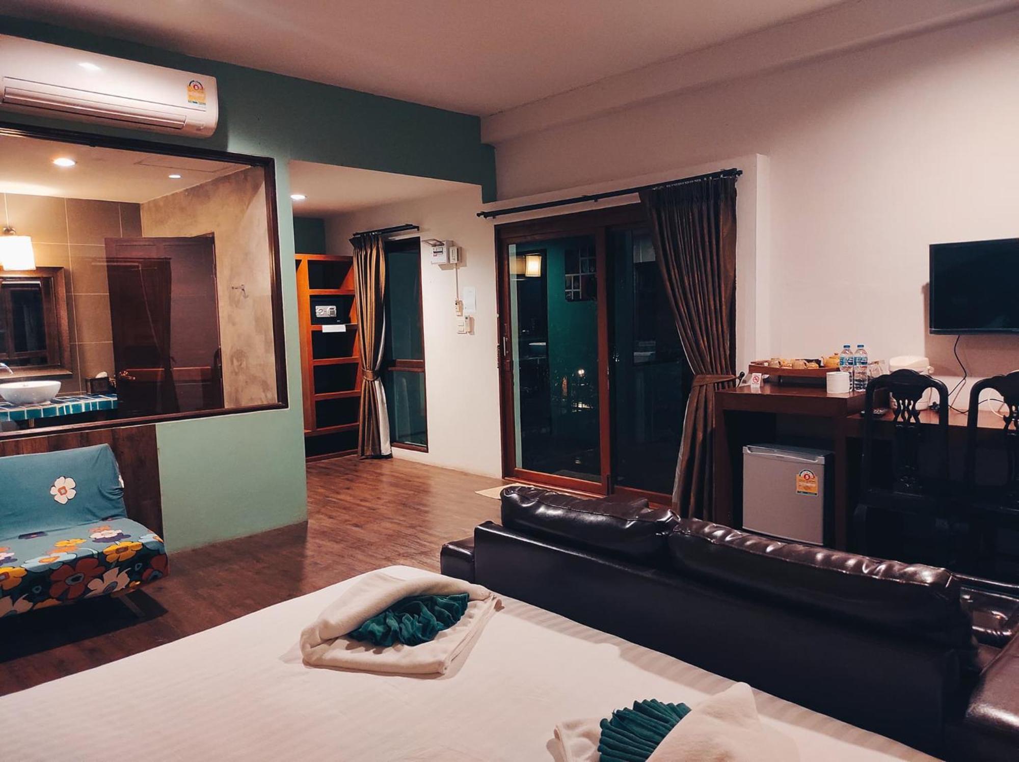 Foresto Sukhothai Guesthome Стая снимка